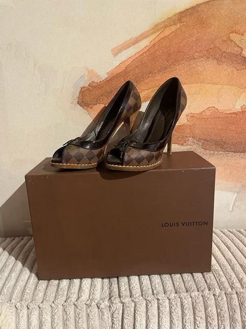 Louis Vuitton - Damier Heels - str. 39