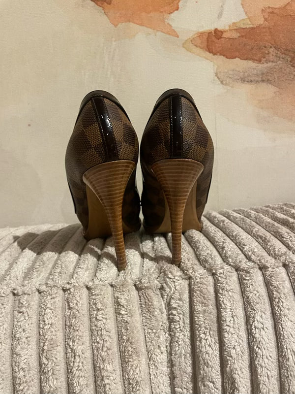 Louis Vuitton - Damier Heels - str. 39