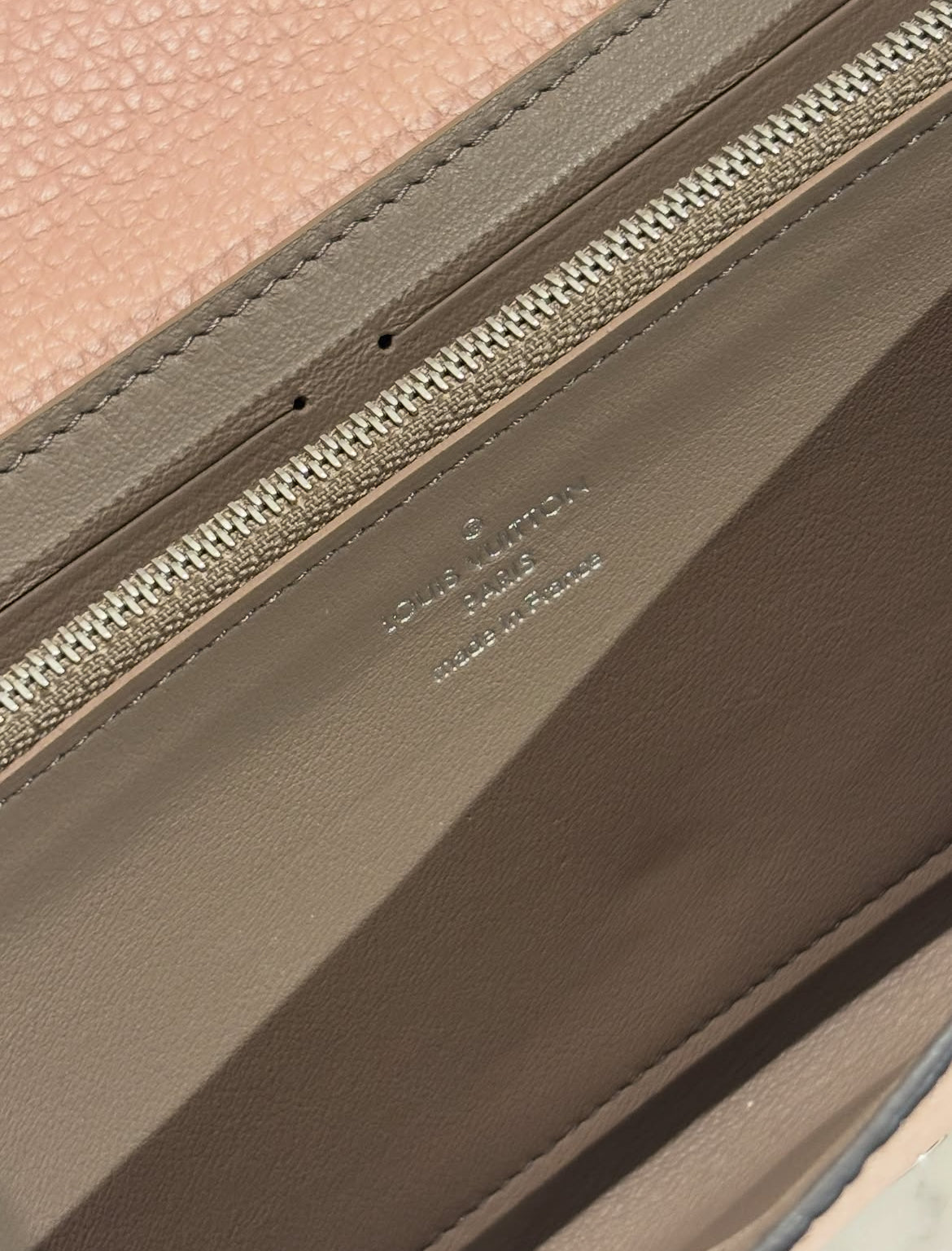 Louis Vuitton - Wallet